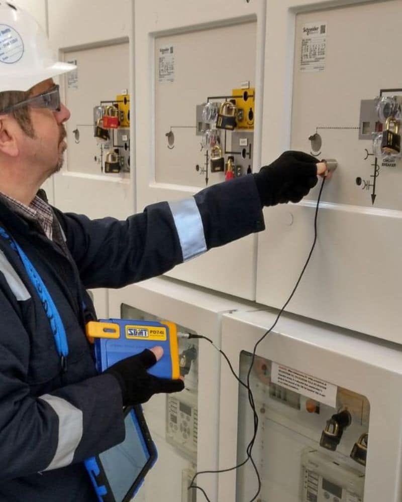 Engineer providing Partial Discharge Monitoring Survey for Data Centres